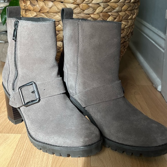 UGG Taupe Suede Buckle Booties Sz 7 - Picture 8 of 8